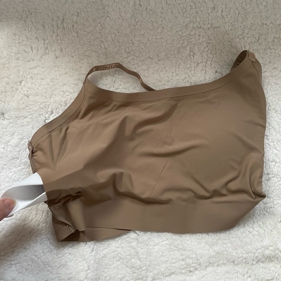 Vince Camuto 2 bra set - Picture 12 of 12